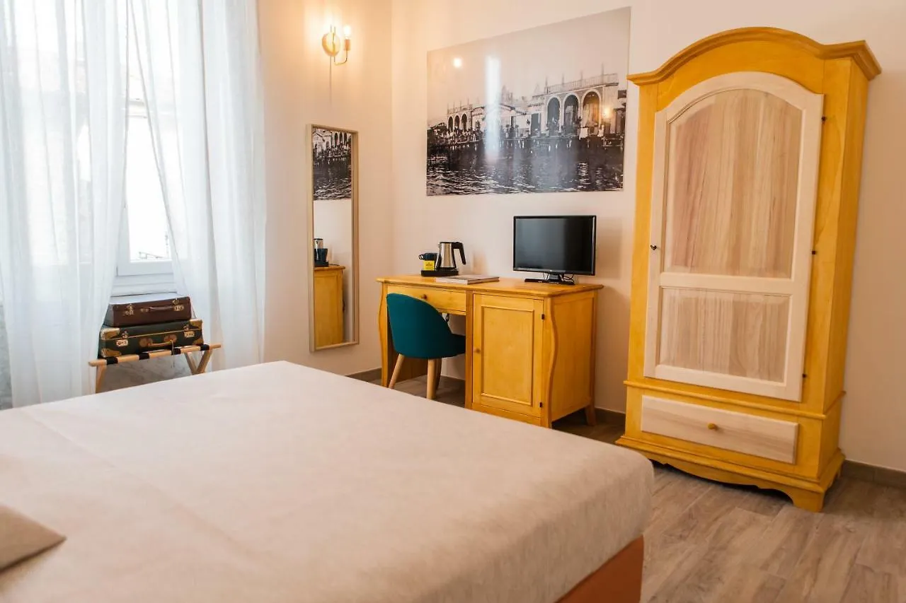 Penzion Demithos Rooms La Spezia